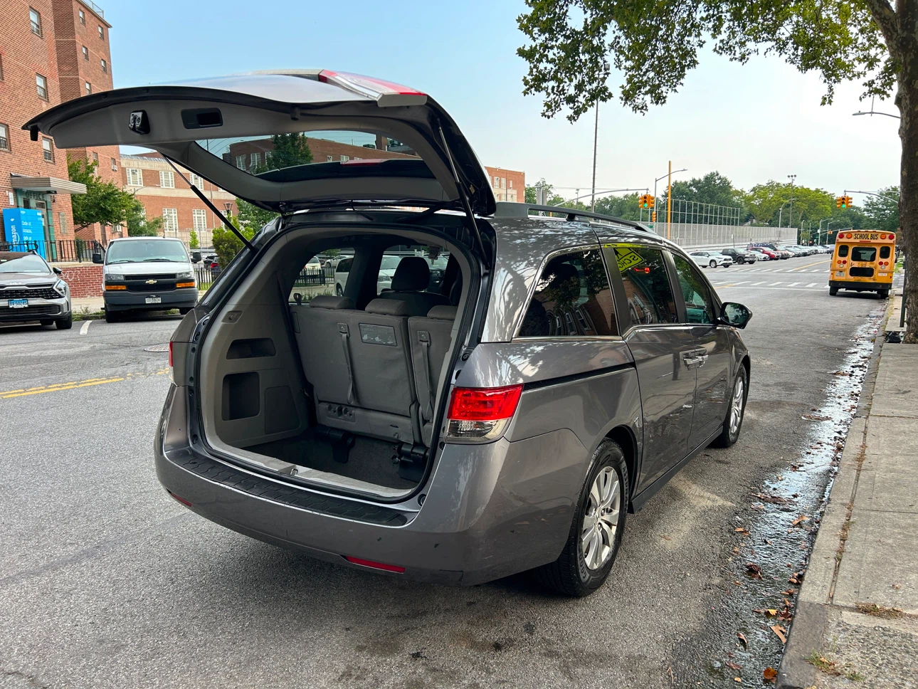 2015 Honda Odyssey LX Minivan - photo 5