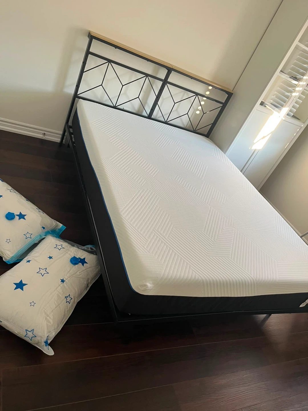 Queen Size Bed and Mattress - photo 2