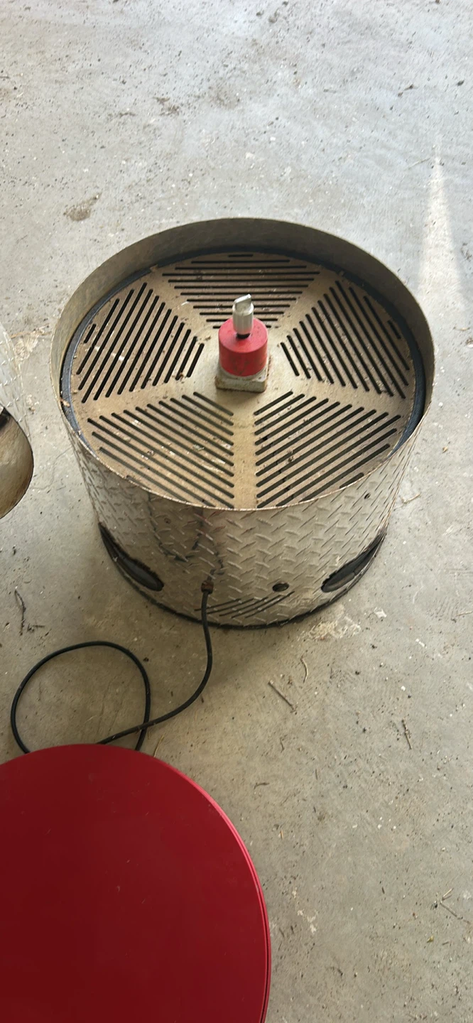 Mechanical herb trimmer