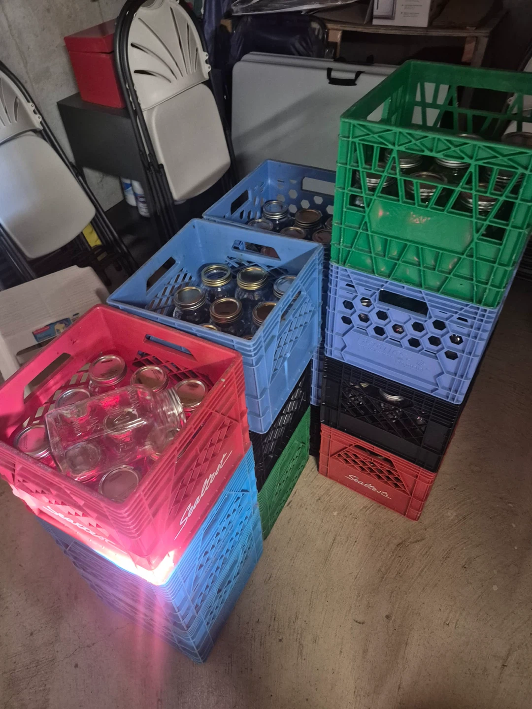 120 1 litre Glass Mason Jars with Lids crates not included