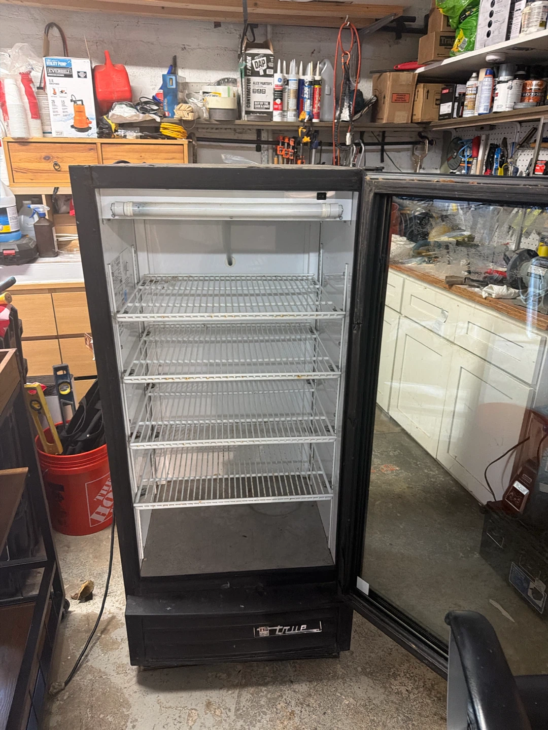 True Commercial Refrigerator - photo 2