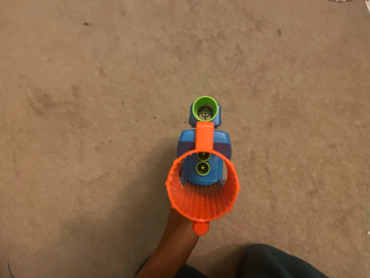 Blue and Green Toy Water Gun - photo 2