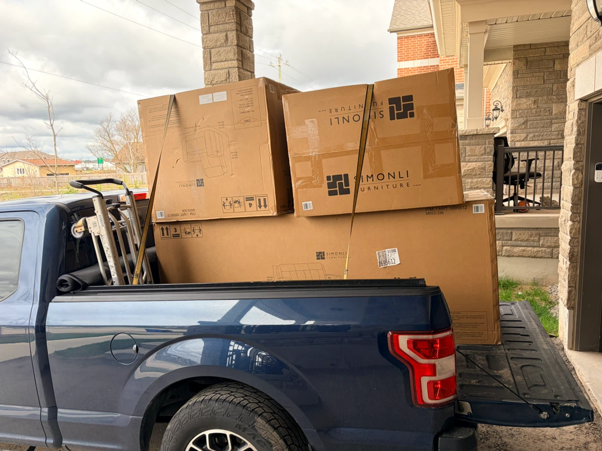 Delivery truck with driver - photo 2