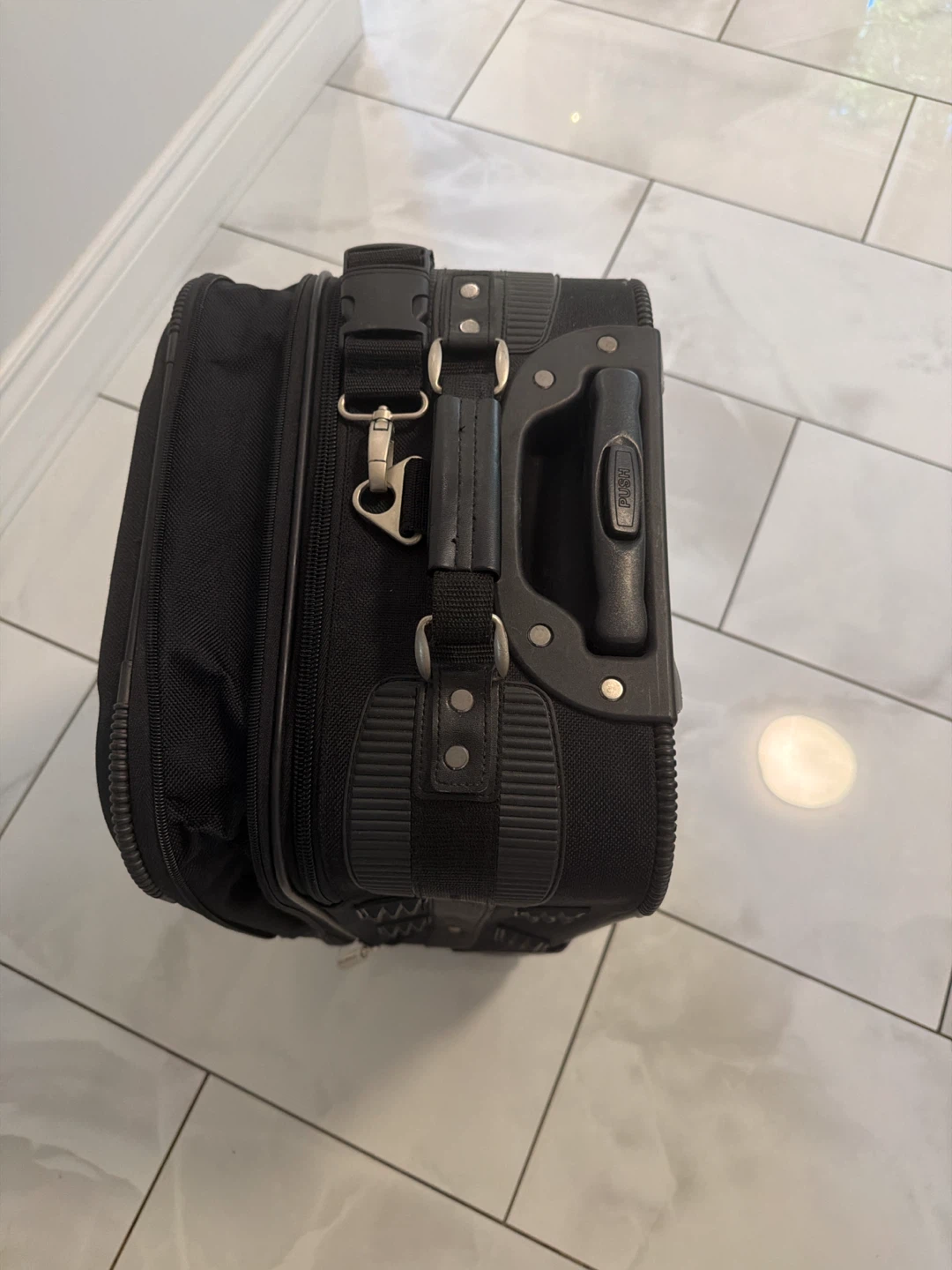 Travelers Club Black Carry-On Spinner Luggage - photo 4