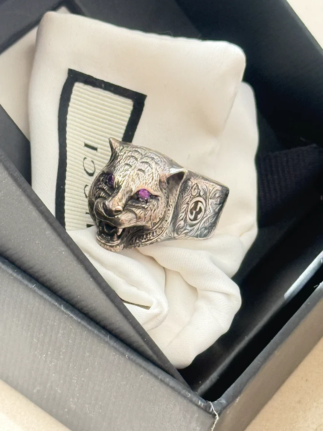 Gucci Silver Feline Head Ring