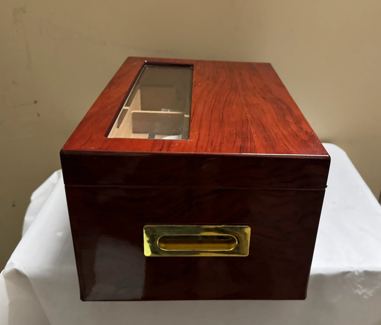 The Valencia Glass Top Cigar Humidor Capacity 120 Color: Cherry - photo 4