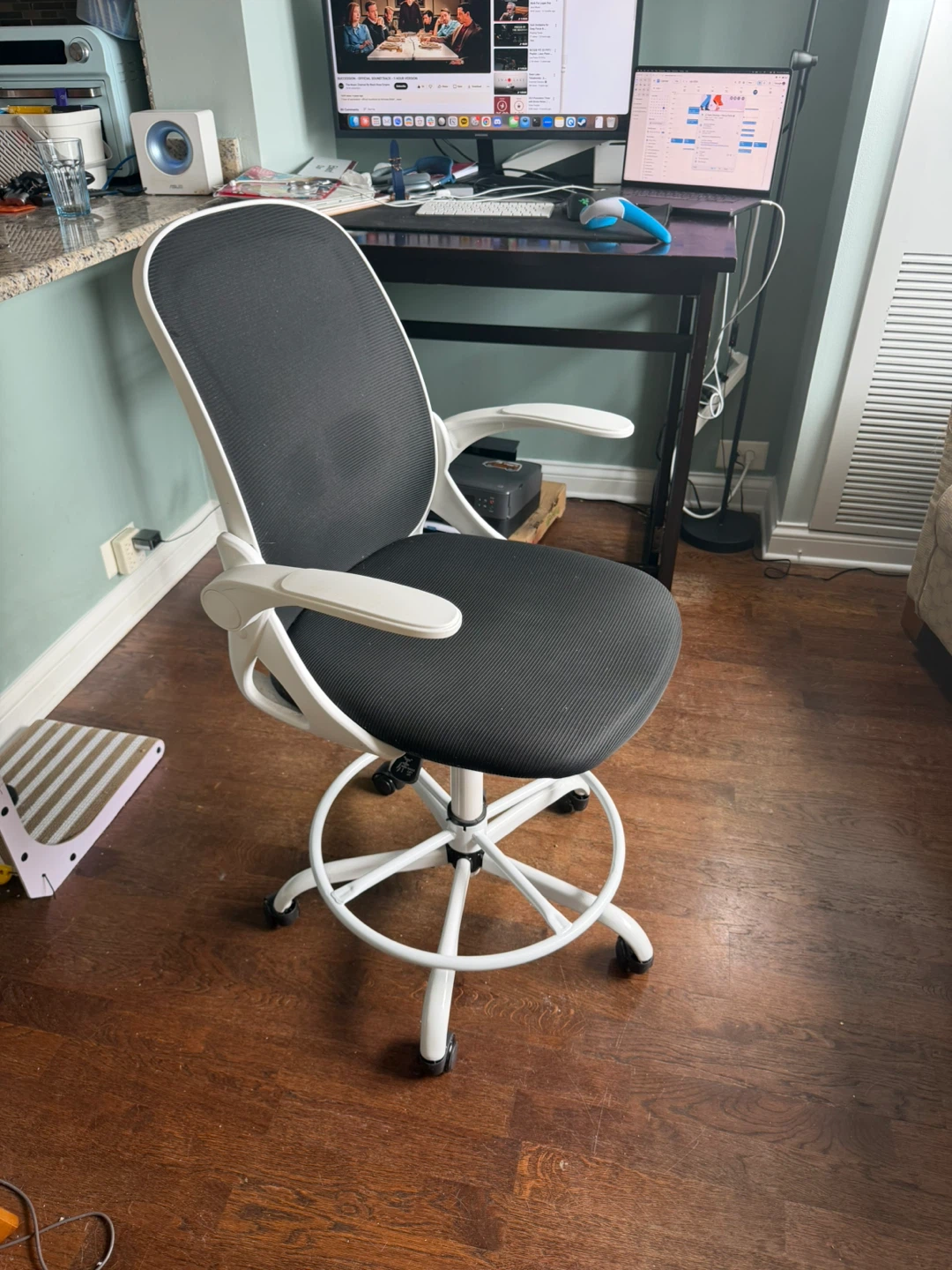 $280 ergonomic amazon Desk officr chair - photo 3