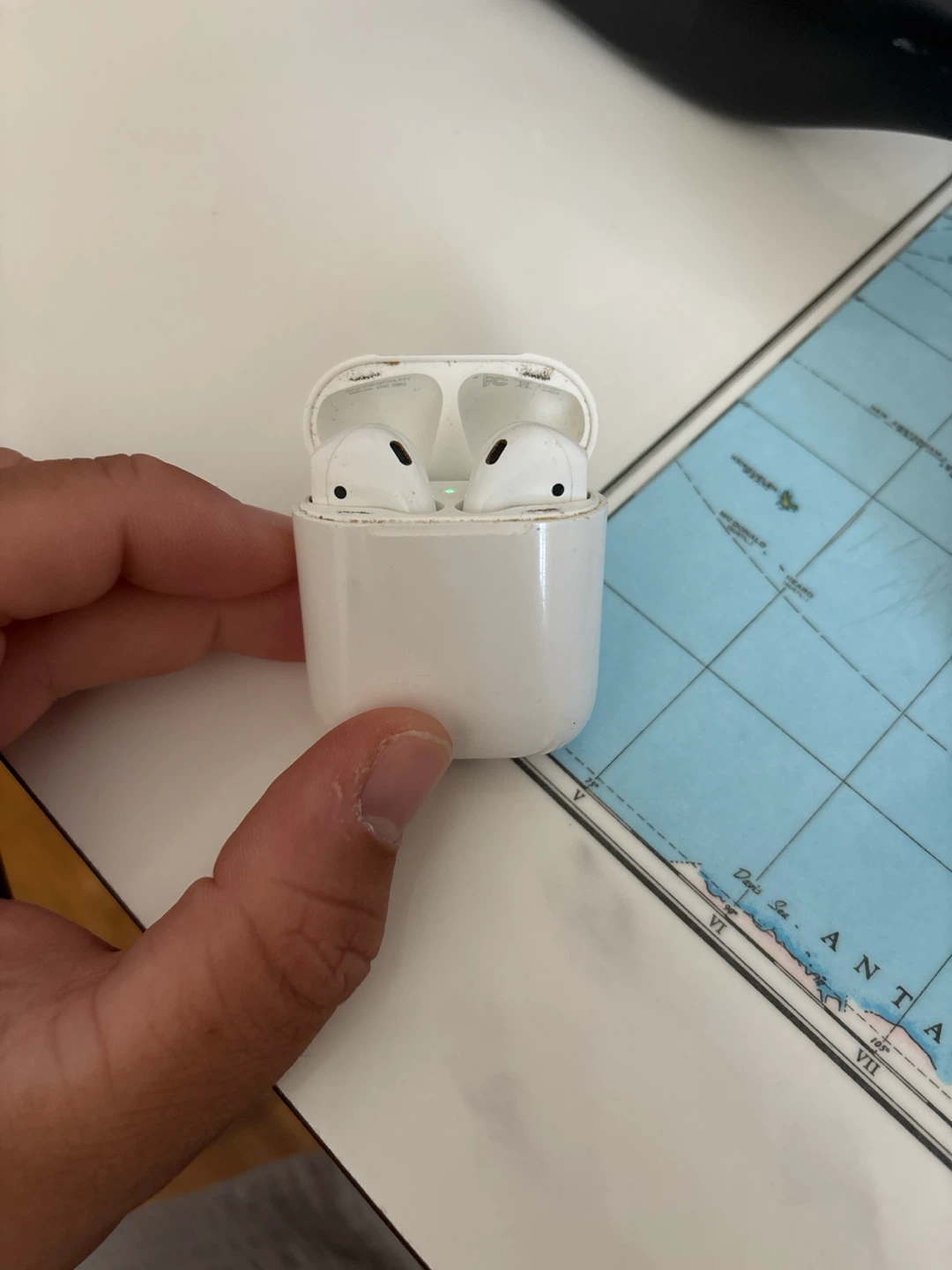 Apple AirPods (2nd Gen) - photo 2