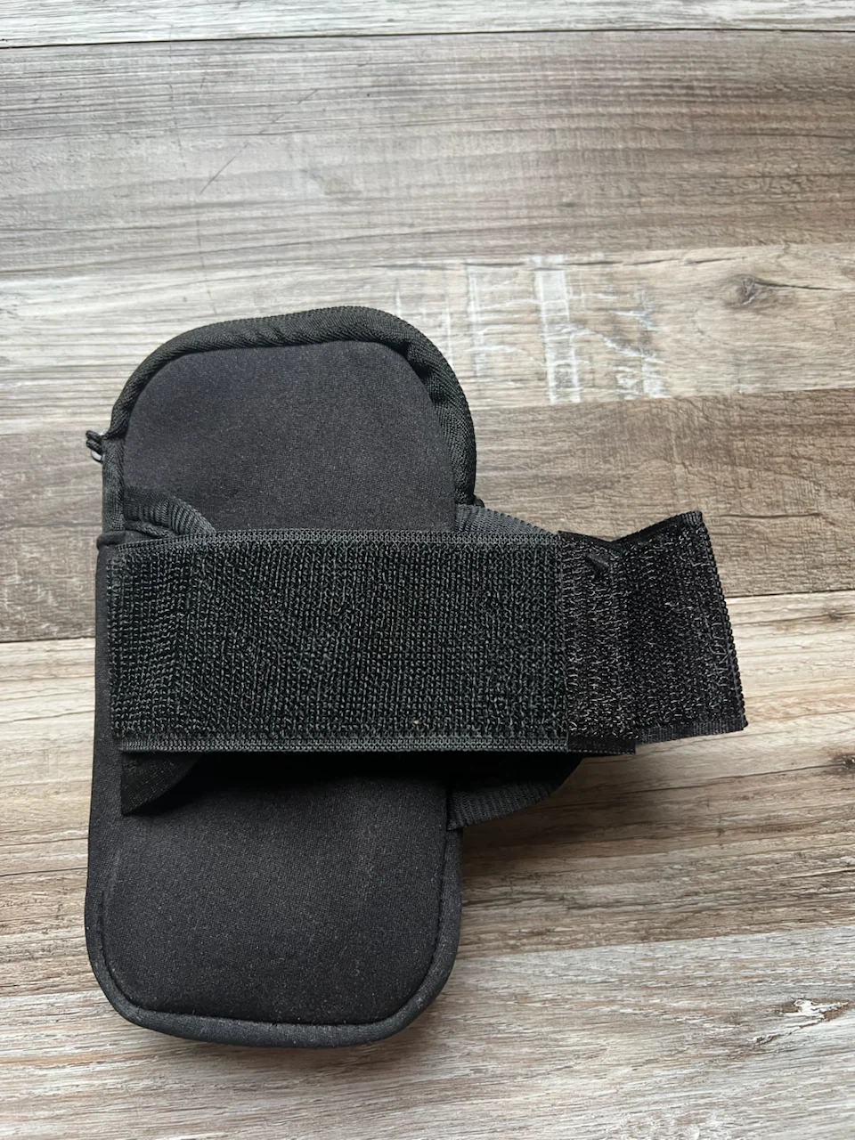Armband Phone Holder - photo 2