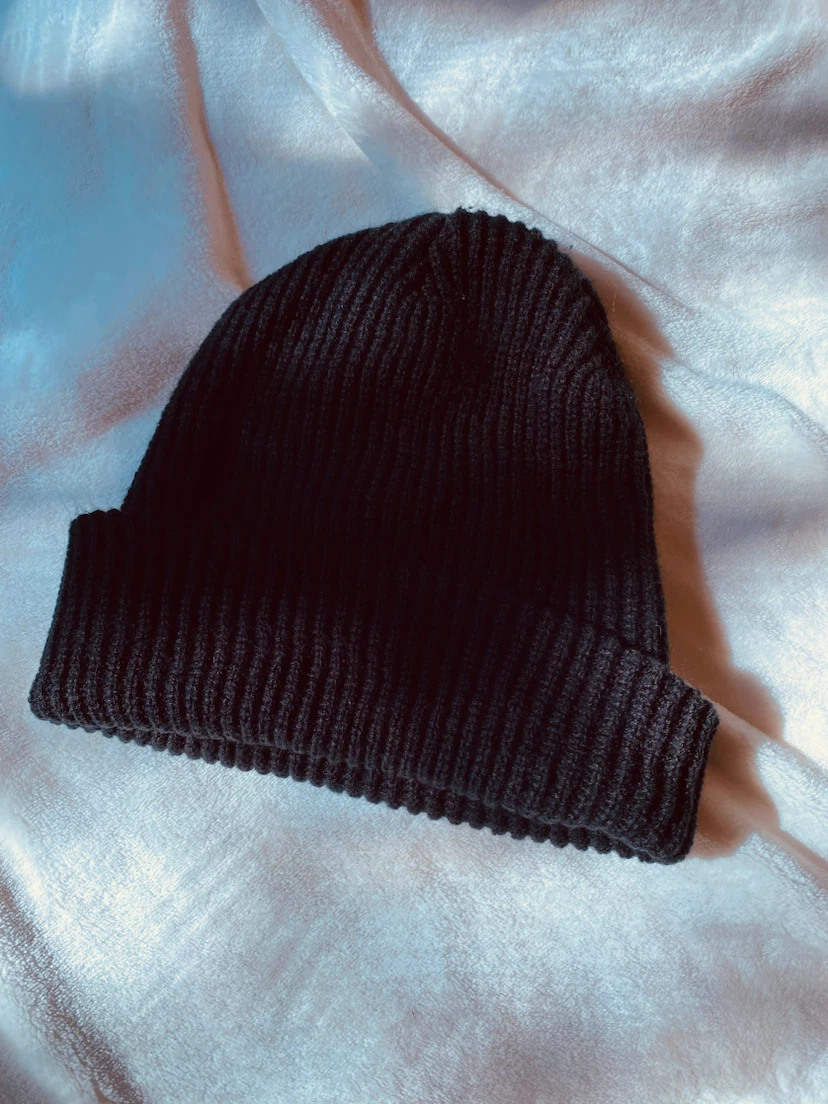 Black Ribbed Knit Beanie