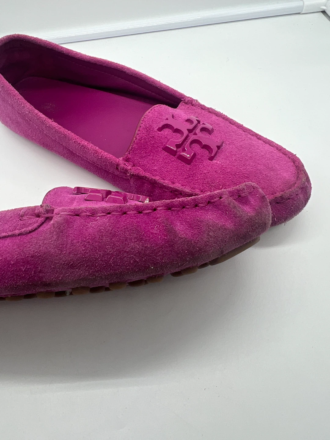 TORY BURCH Everly Dreamy Fuchsia Pink Suede Mocassin Loafers 9.5 - photo 2