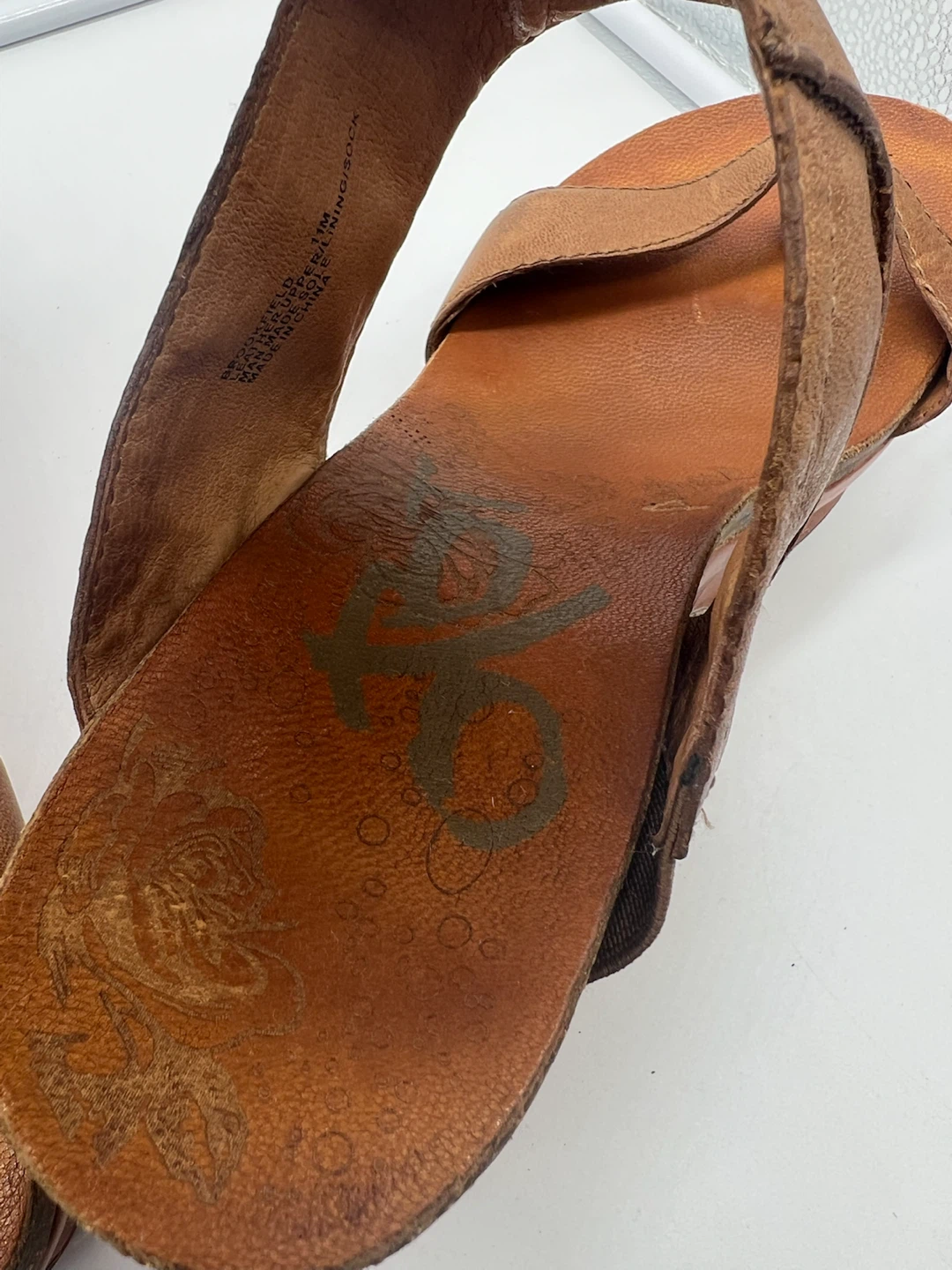 OTBT Brookfield Brown Leather Top Separator Thong Wedges 11 - photo 5