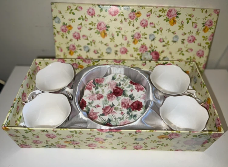 Bella Lux Teacup and Saucer Set