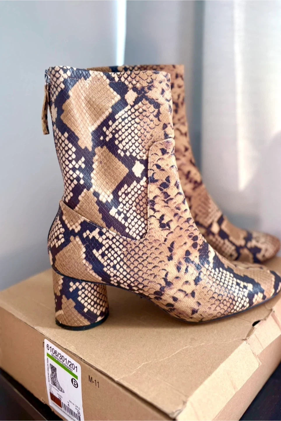 Zara snakeskin boots !!