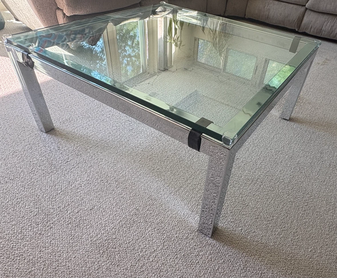✨ Modern Heavy-Duty Glass Coffee Table – Excellent Condition ✨
