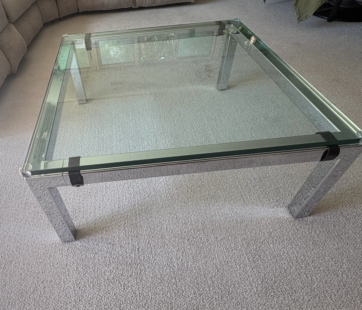 ✨ Modern Heavy-Duty Glass Coffee Table – Excellent Condition ✨ - photo 2