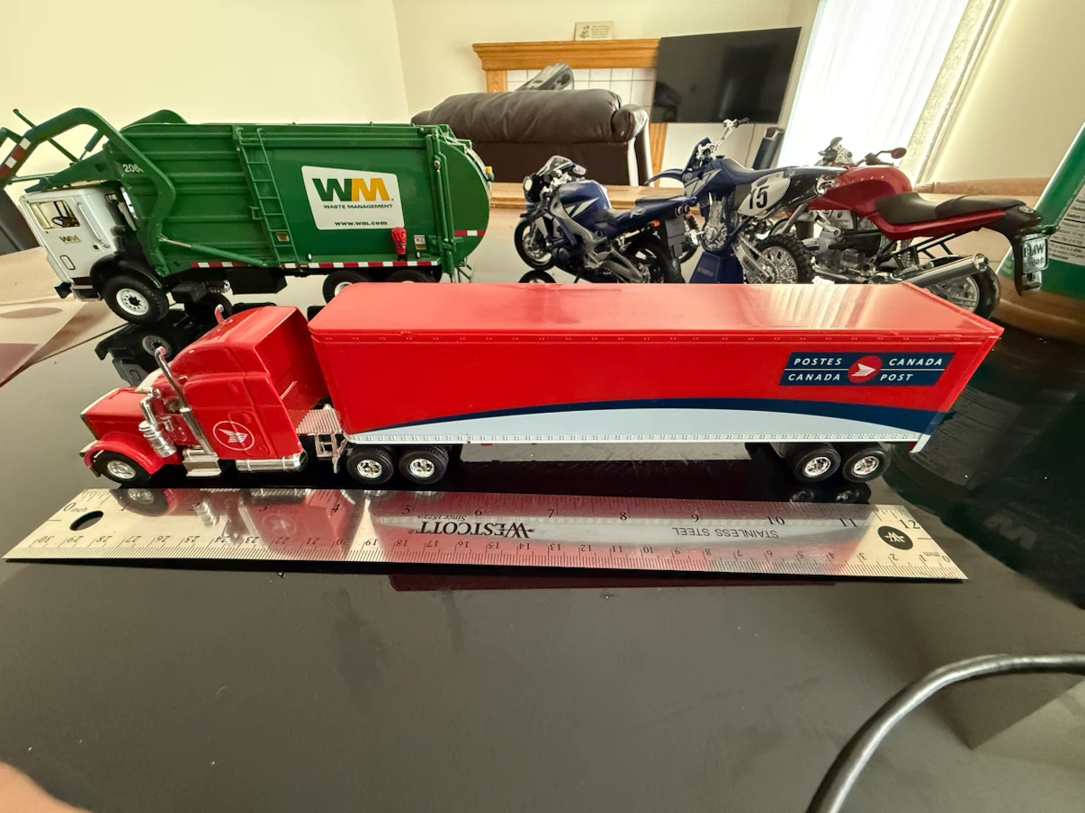 CANADA POST TRACTOR TRAILER