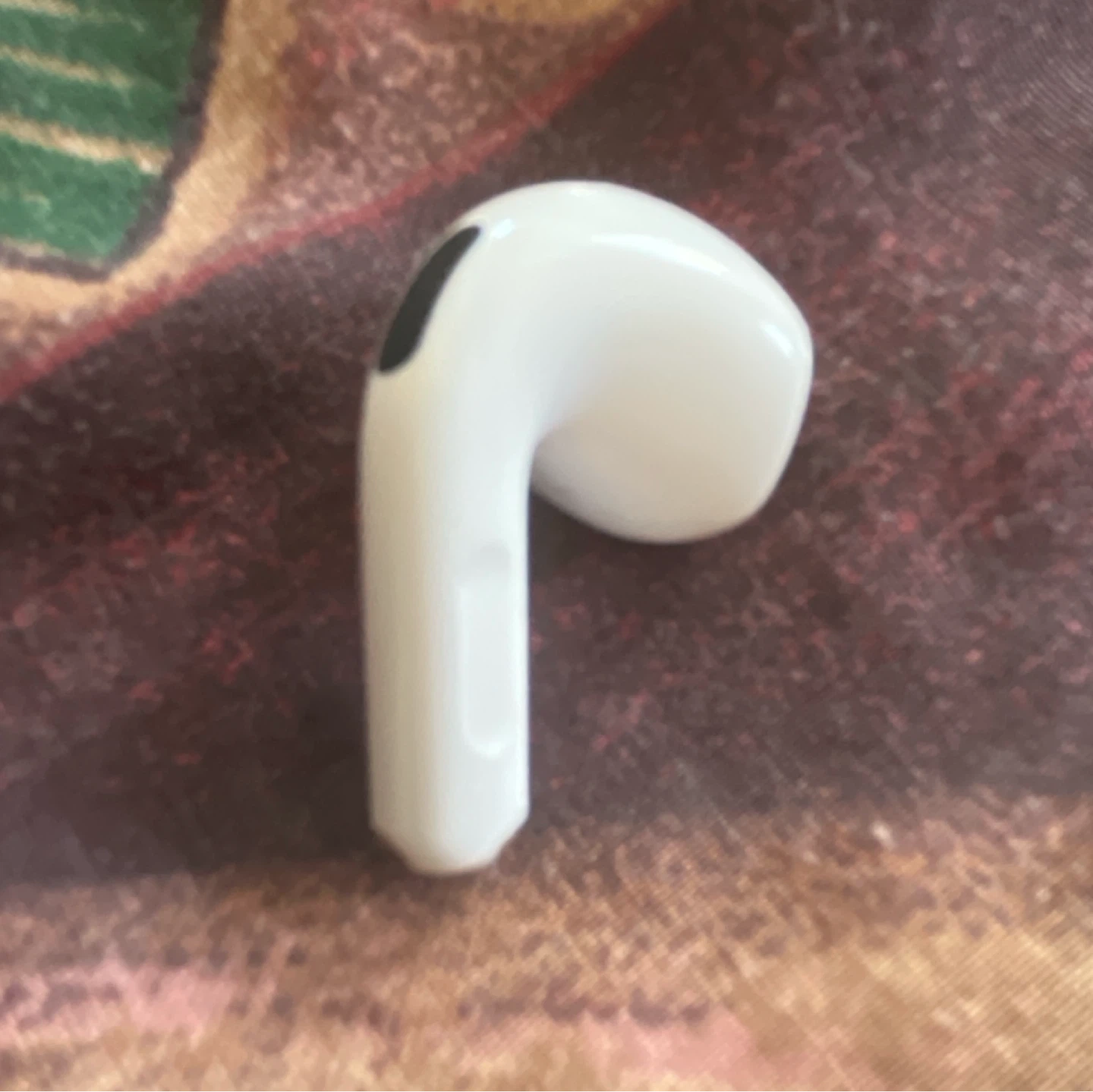 Apple AirPods 4 (Right Earbud) - photo 2