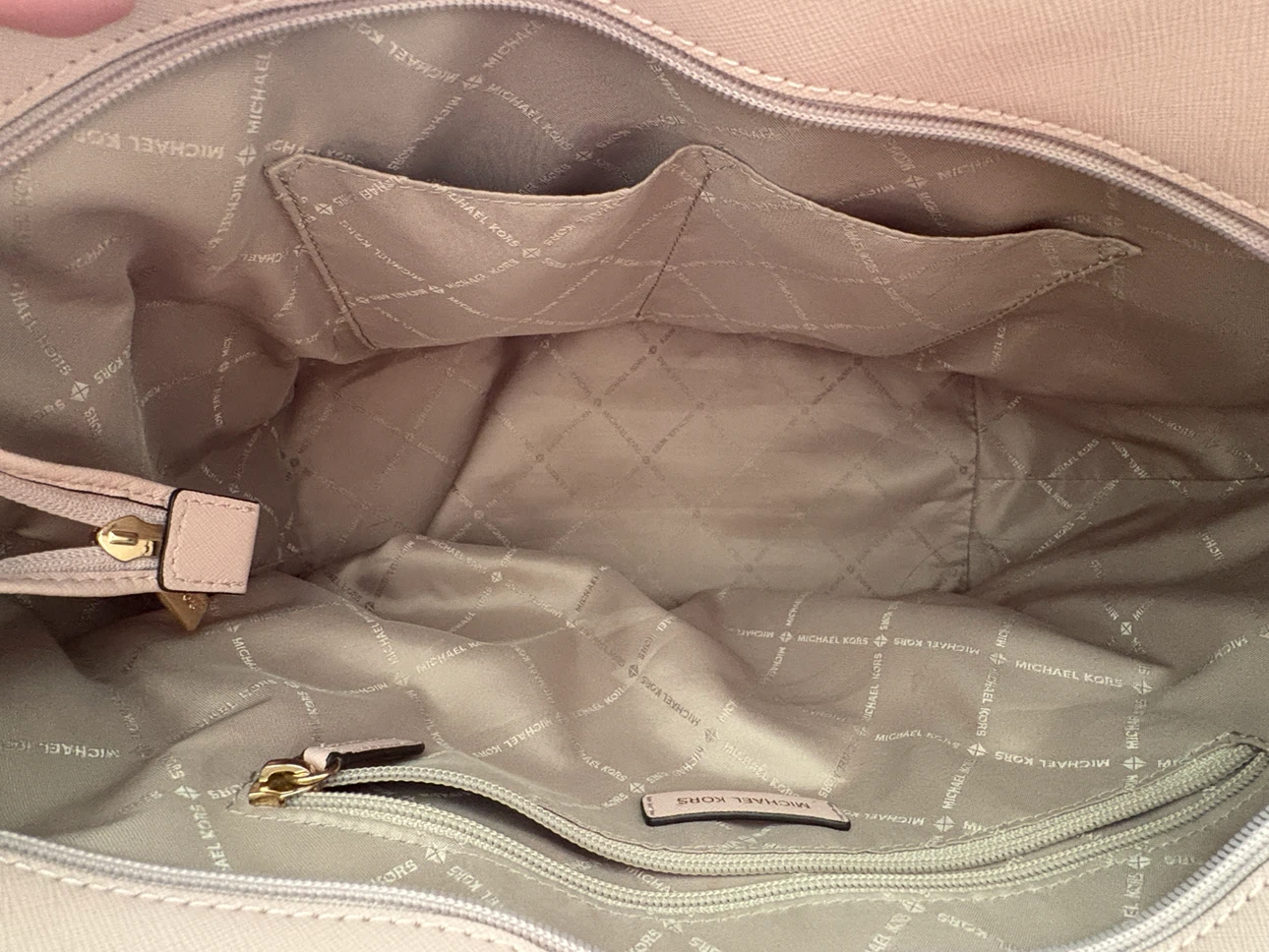 Michael Kors Wallet and Purse - photo 3