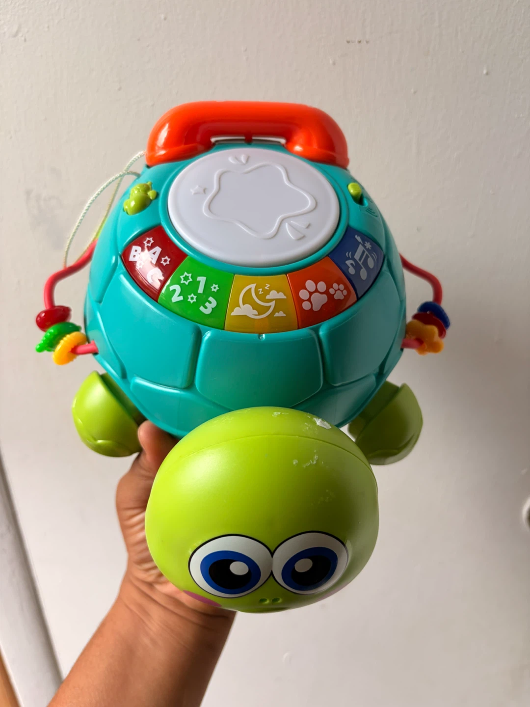 Learning Turtle Toy with Interactive Features