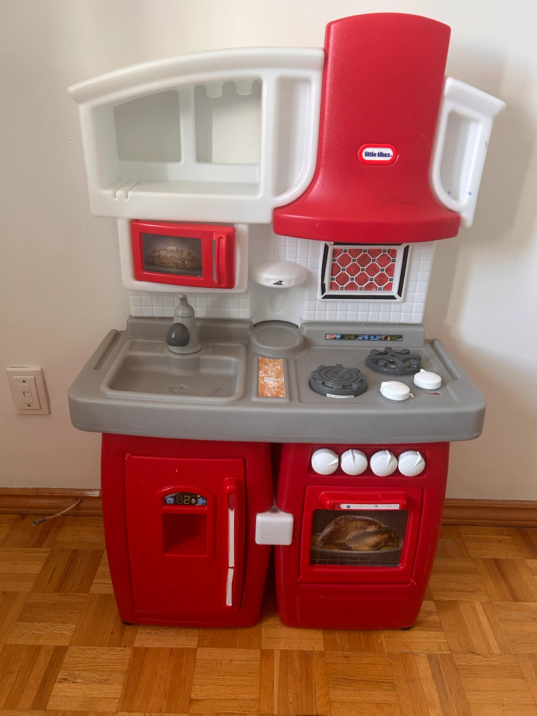 Little Tikes Red and White Play Kitchen - photo 2