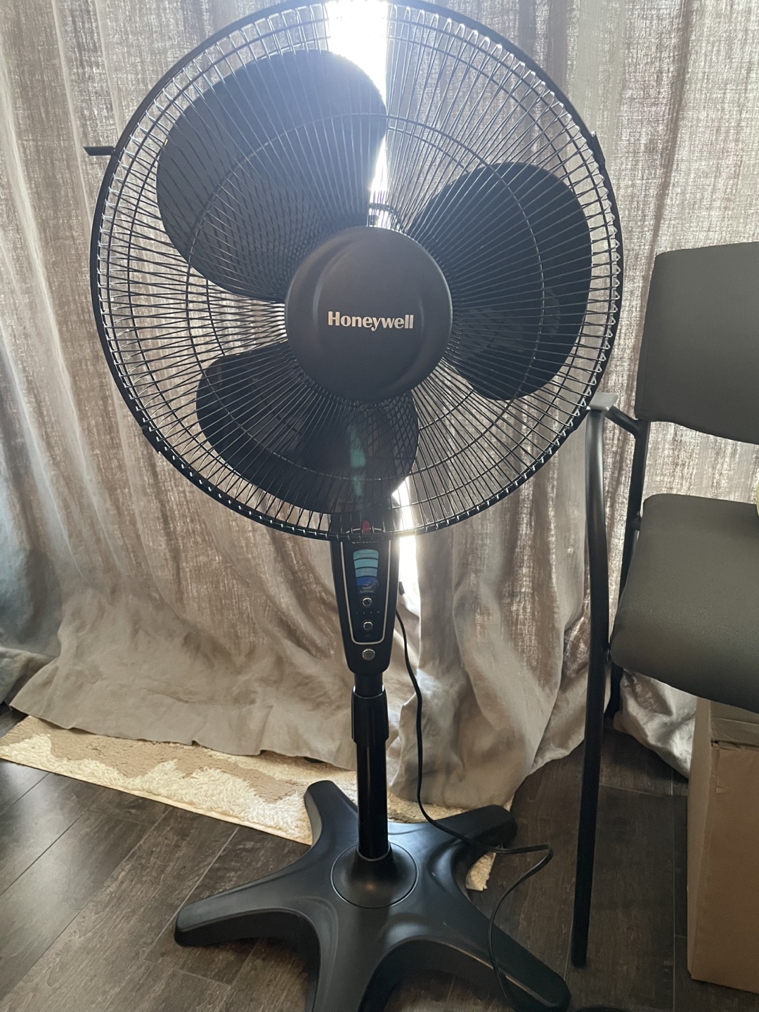 Honeywell QuietSet Pedestal Fan