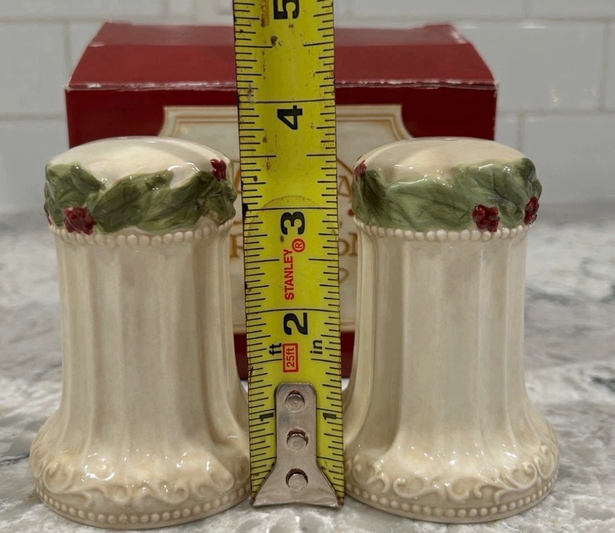 Holiday Traditions by Amscan Salt and Pepper Shaker Set - photo 5