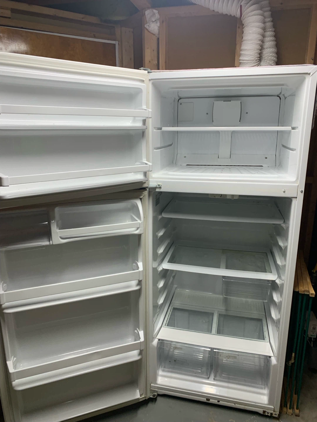 Whirlpool Refrigerator - photo 3