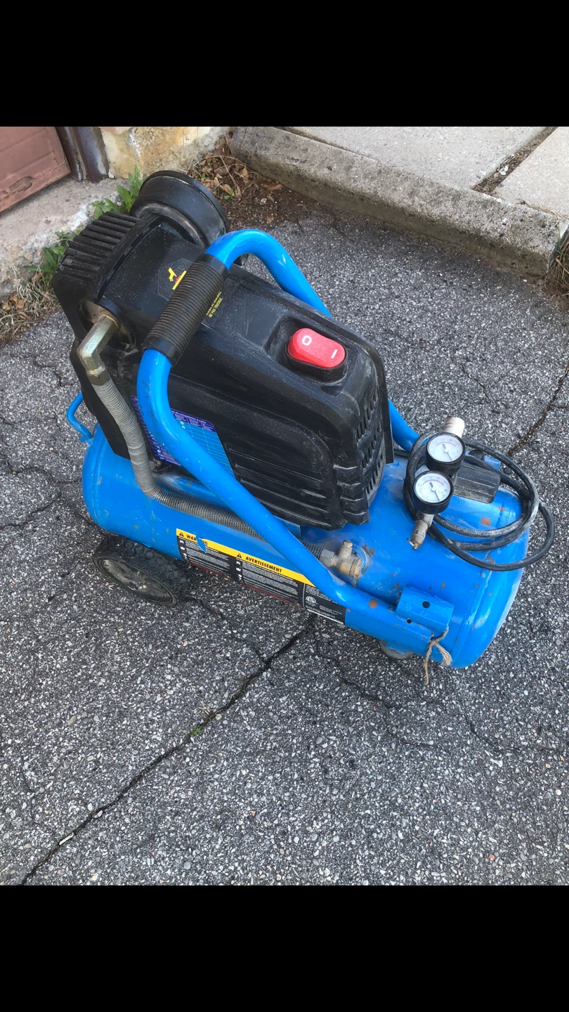 8 gallon Campbell Hausfeld Air Compressor