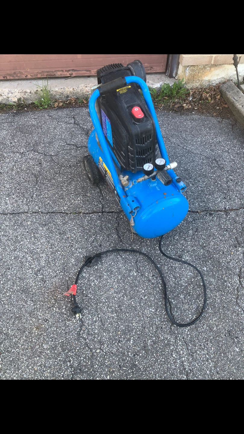 8 gallon Campbell Hausfeld Air Compressor - photo 5