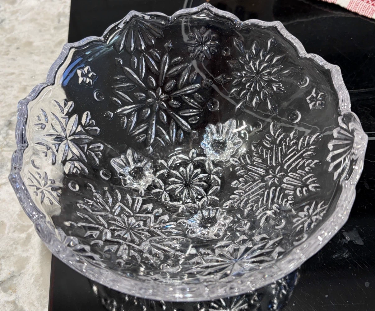 Footed Pressed Glass Serving Bowl – Starburst Snowflake Pattern
