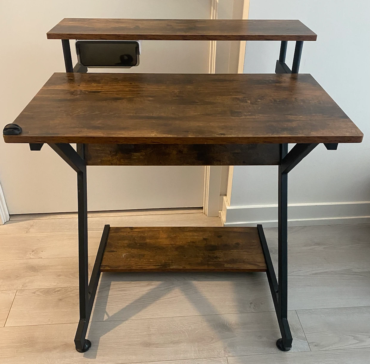 Free 2 tier desk