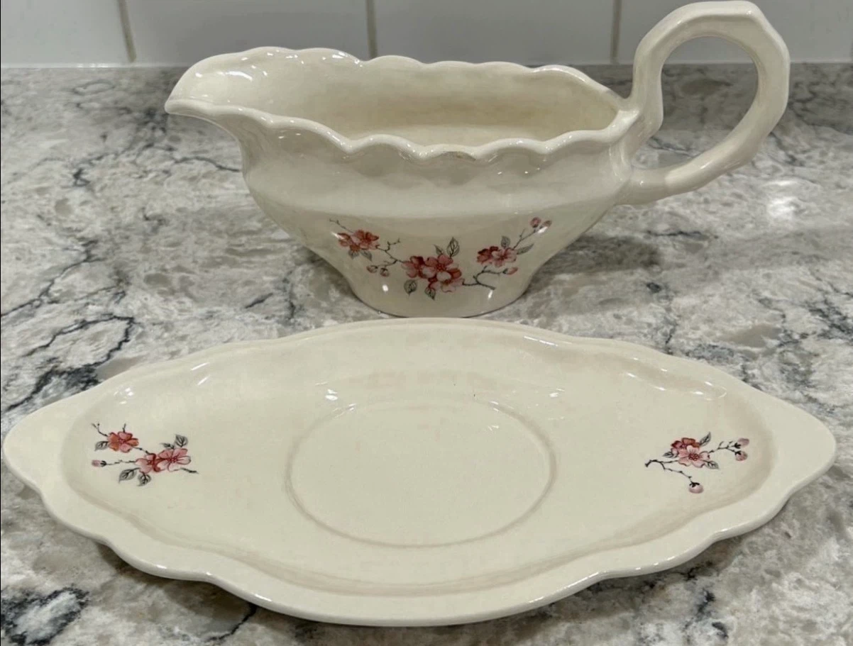 Vintage Gravy Boat with Detachable Underplate - photo 2