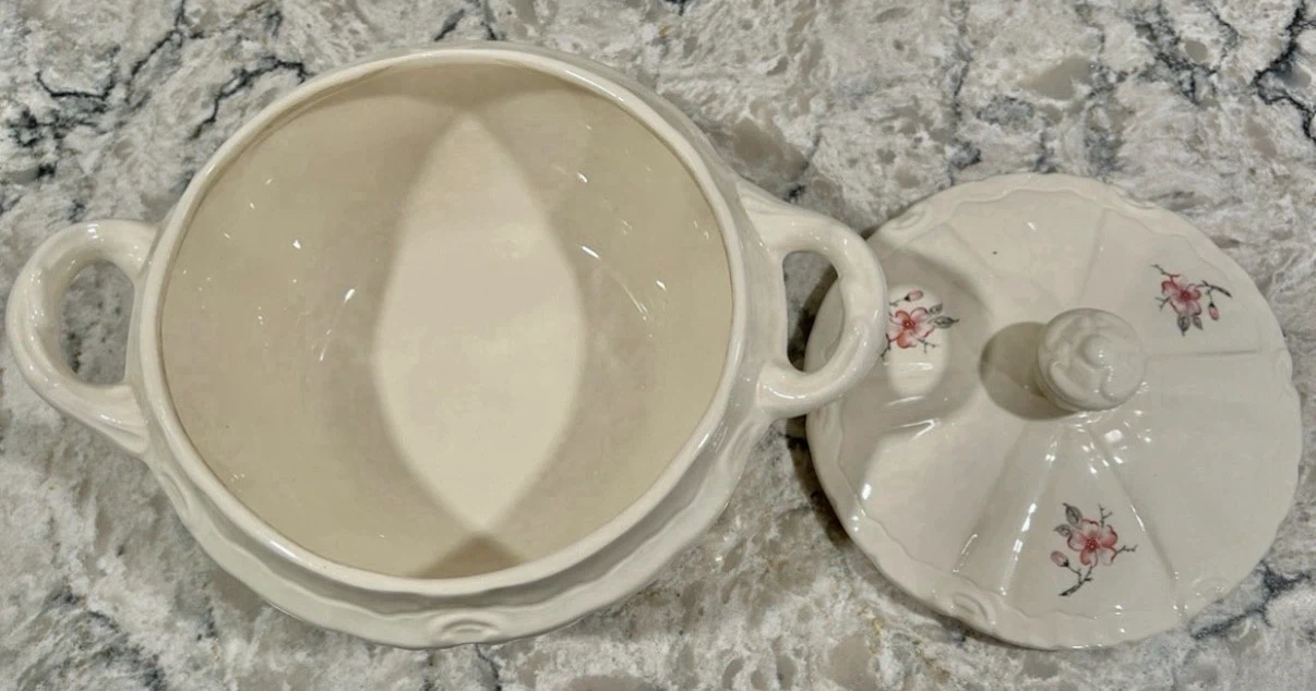 Vintage Floral Serving Bowl with Lid - photo 3