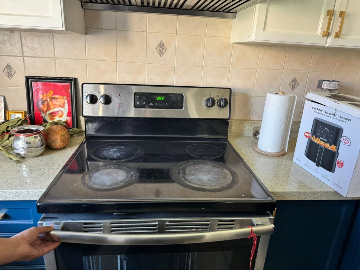GE Electric Stove with Oven