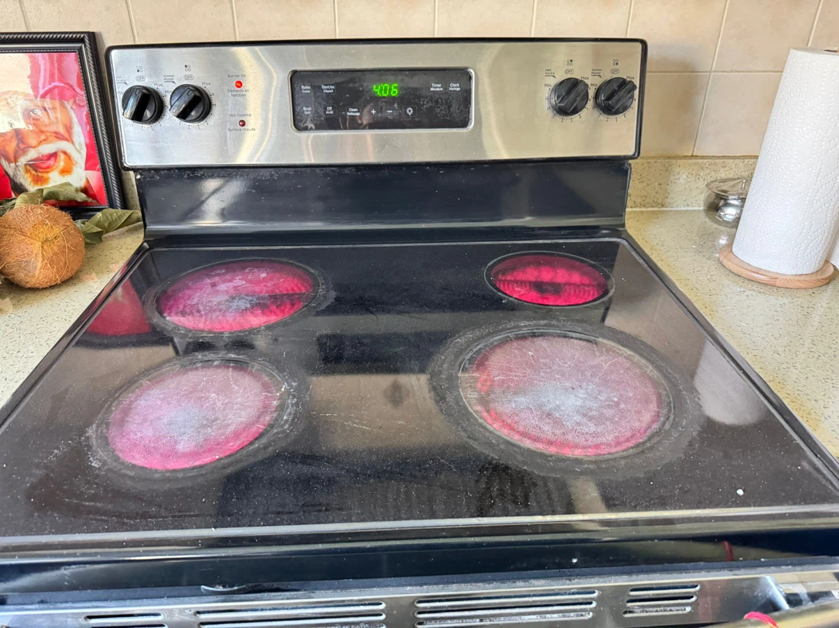 GE Electric Stove with Oven - photo 3