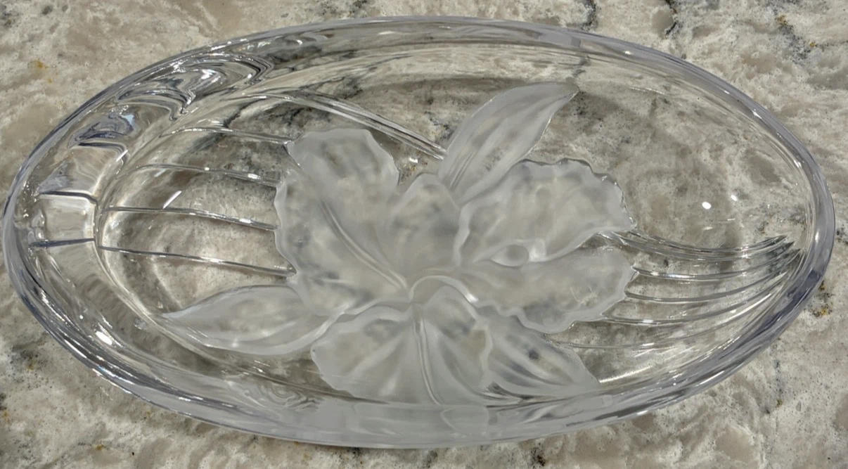 Vintage Frosted Floral Glass Serving Dish Trinket Candy Bowl - photo 2