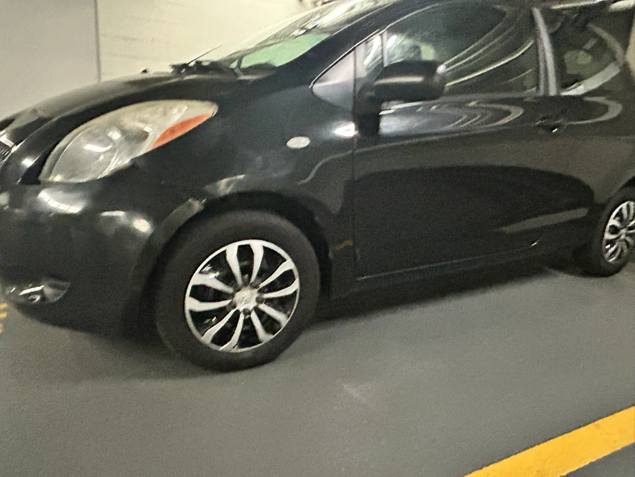 Black Toyota Yaris Hatchback 2007