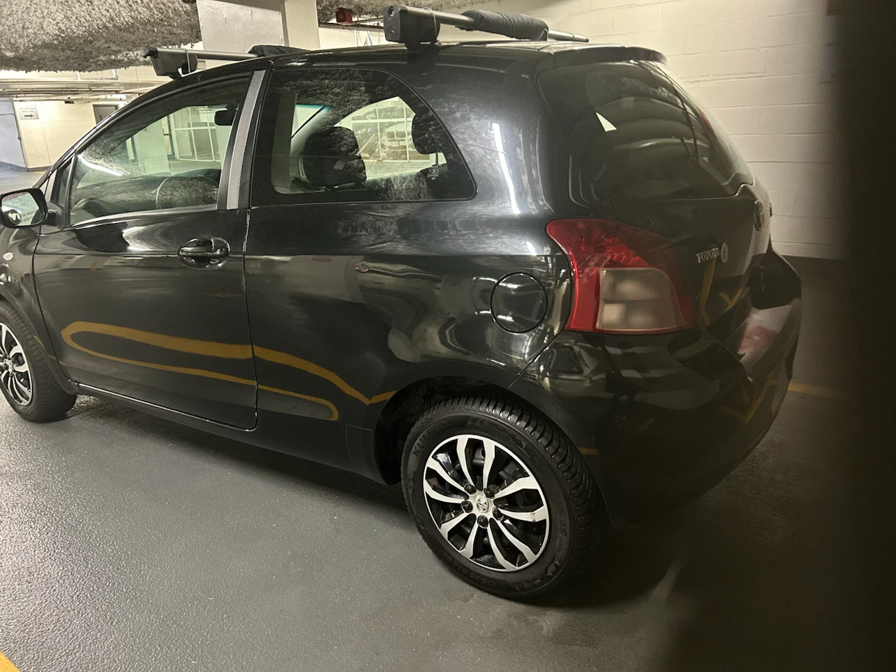 Black Toyota Yaris Hatchback 2007 - photo 3