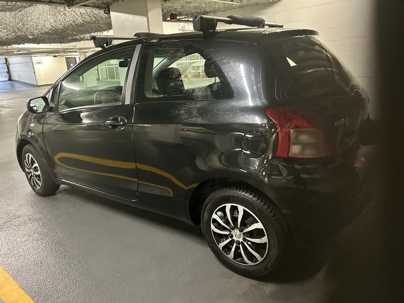 Black Toyota Yaris Hatchback 2007 - photo 5