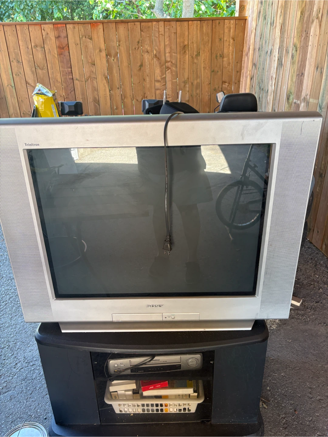 Sony Trinitron KV-32FS100 CRT Television