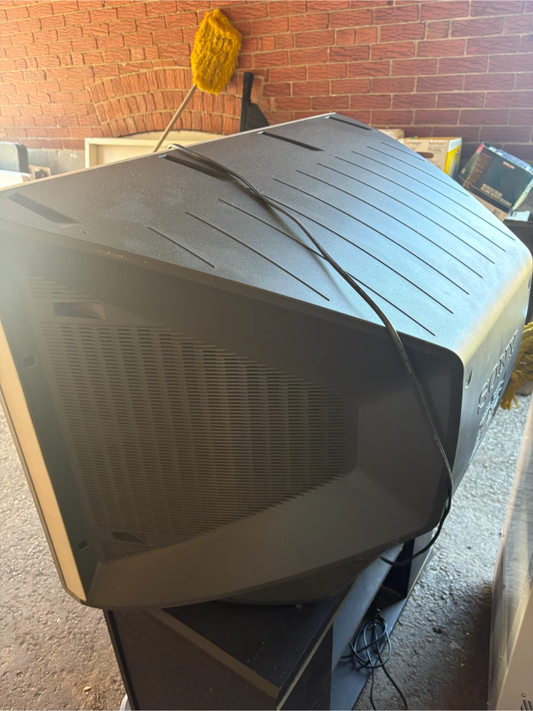 Sony Trinitron KV-32FS100 CRT Television - photo 2