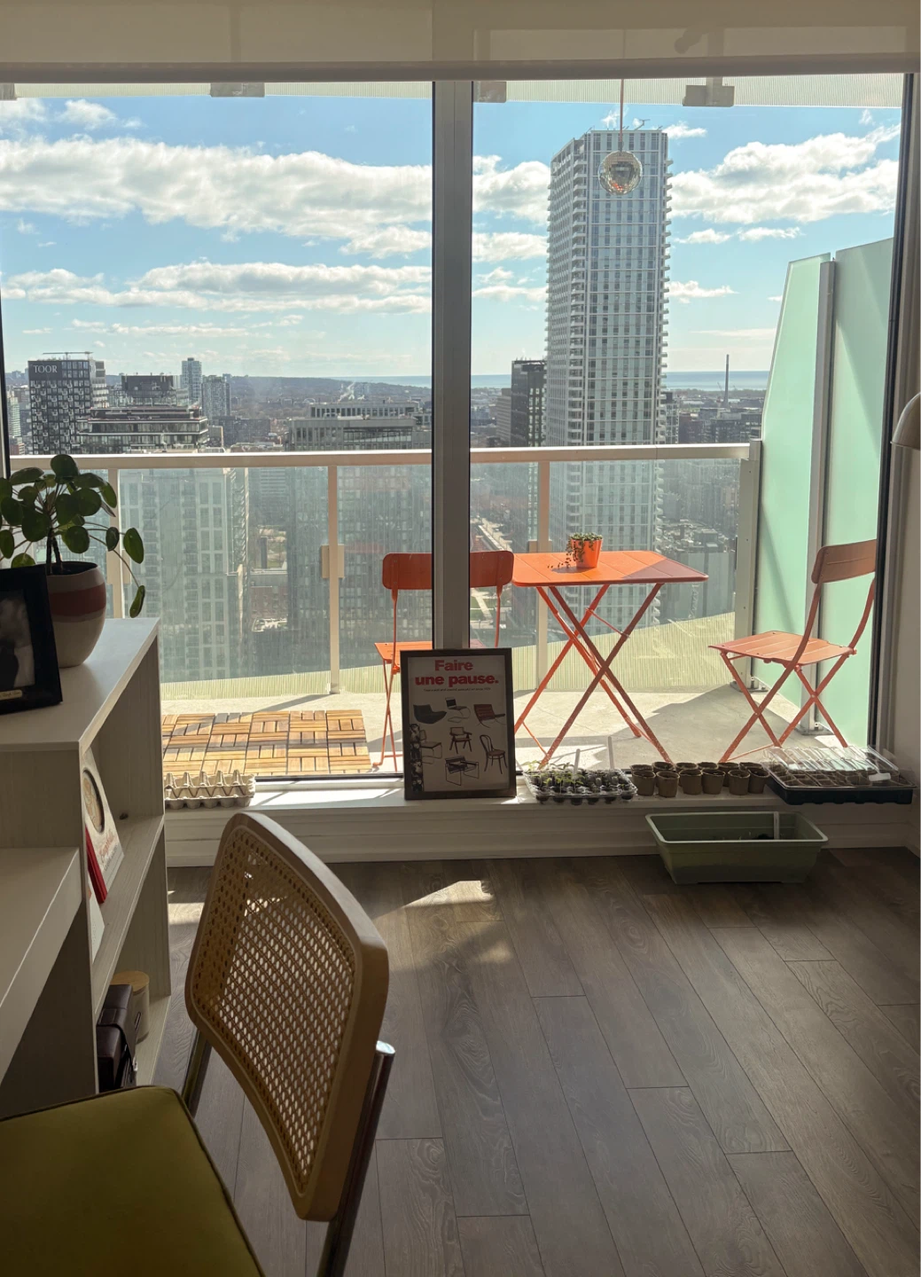 IKEA SUNDSÖ Table + 2 Folding Chairs Set (Like New) - photo 3