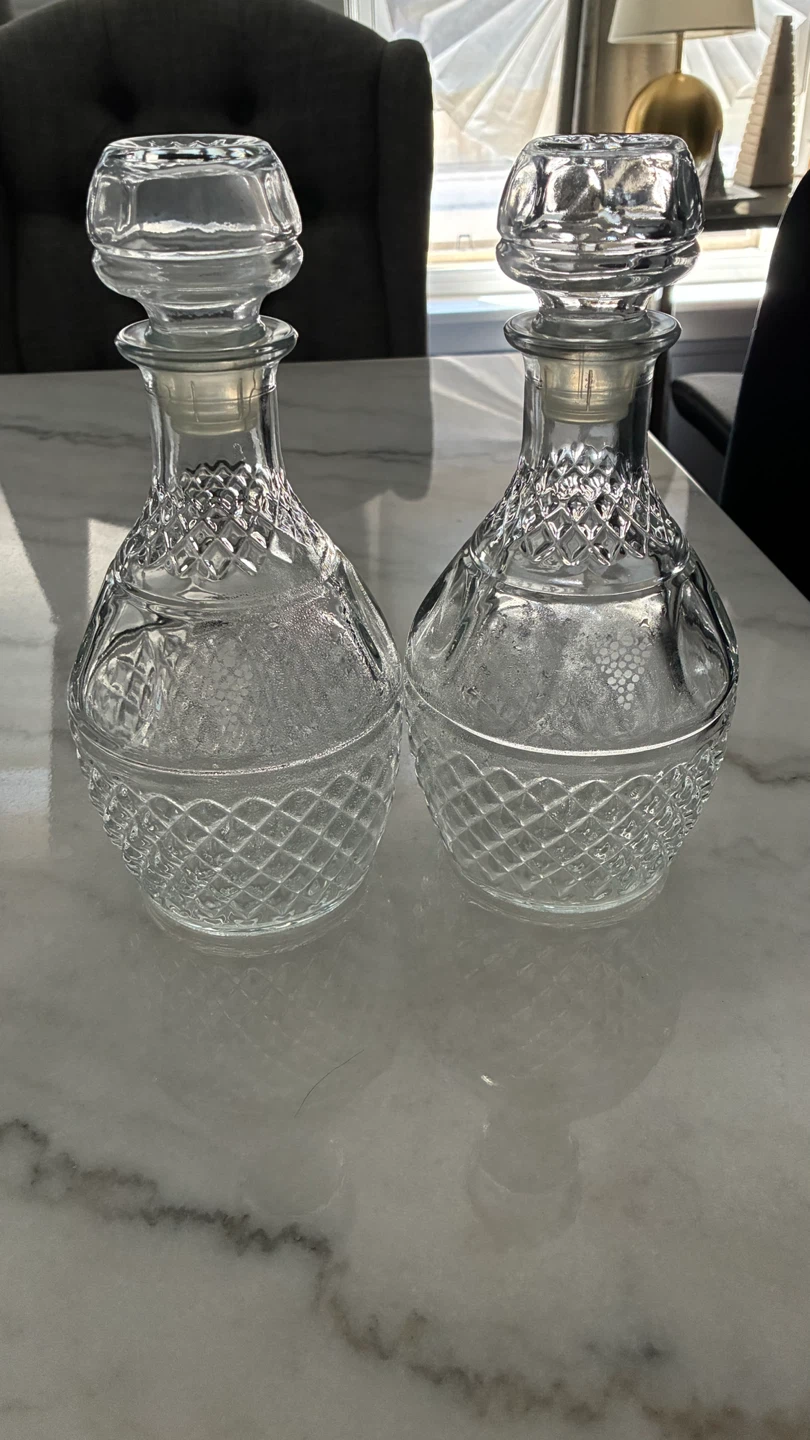 Set of 2 Clear Glass Decanters with Stopper - photo 2