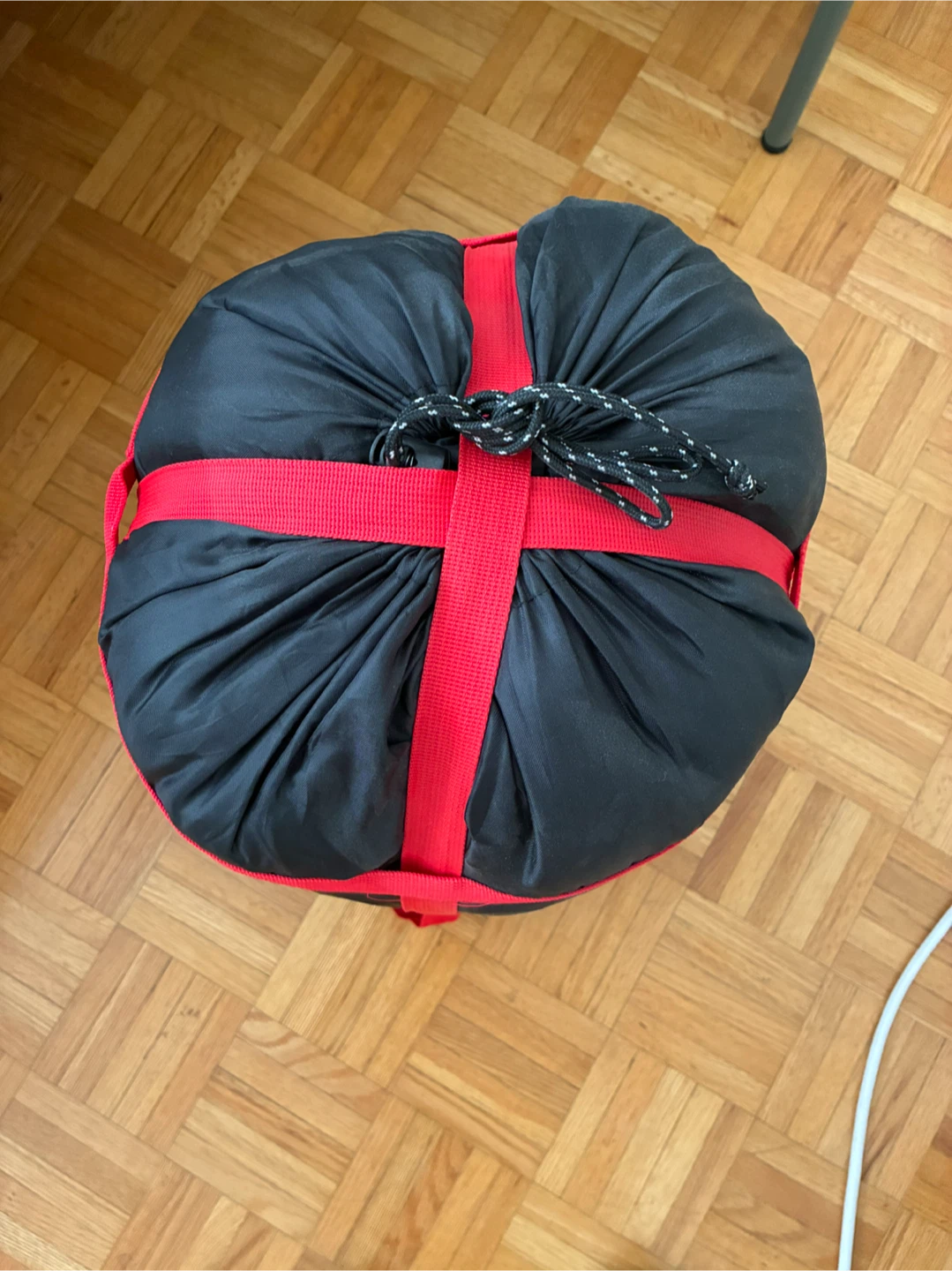 Sleeping Bag + two camping pillows - photo 2