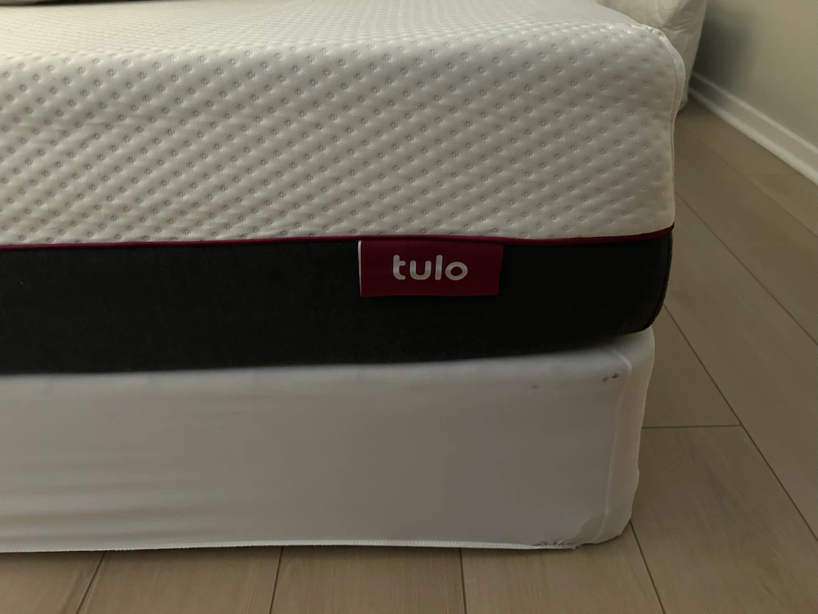 Tulo Queen Size Mattress and Base