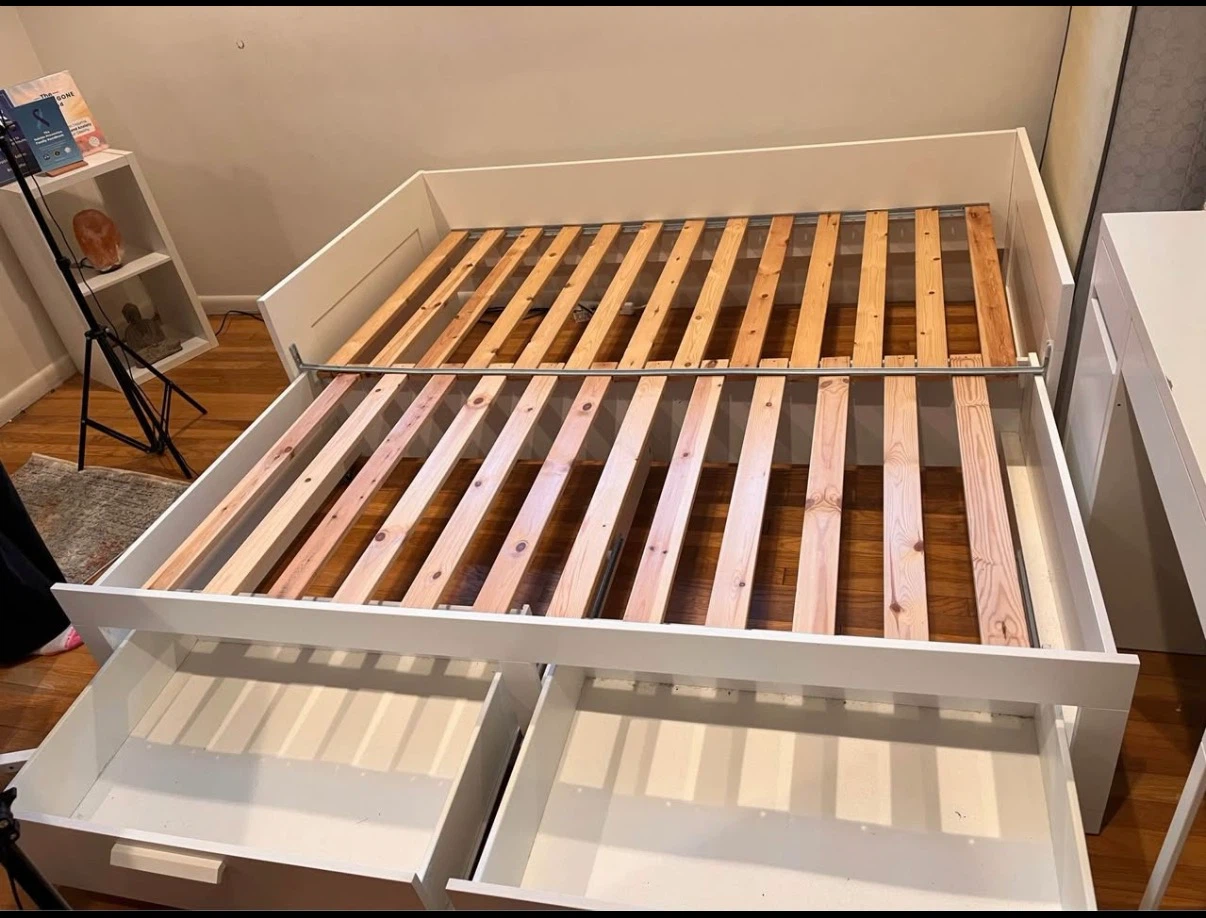 White Daybed with Storage Drawers