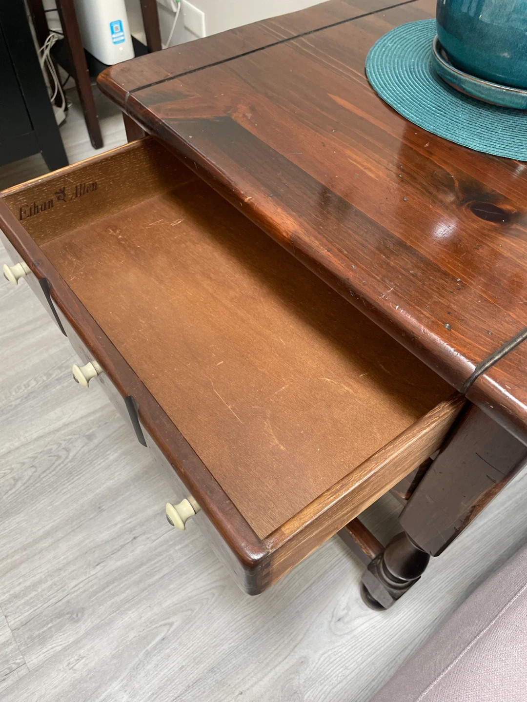 Ethan Allen Wooden End Table - photo 2