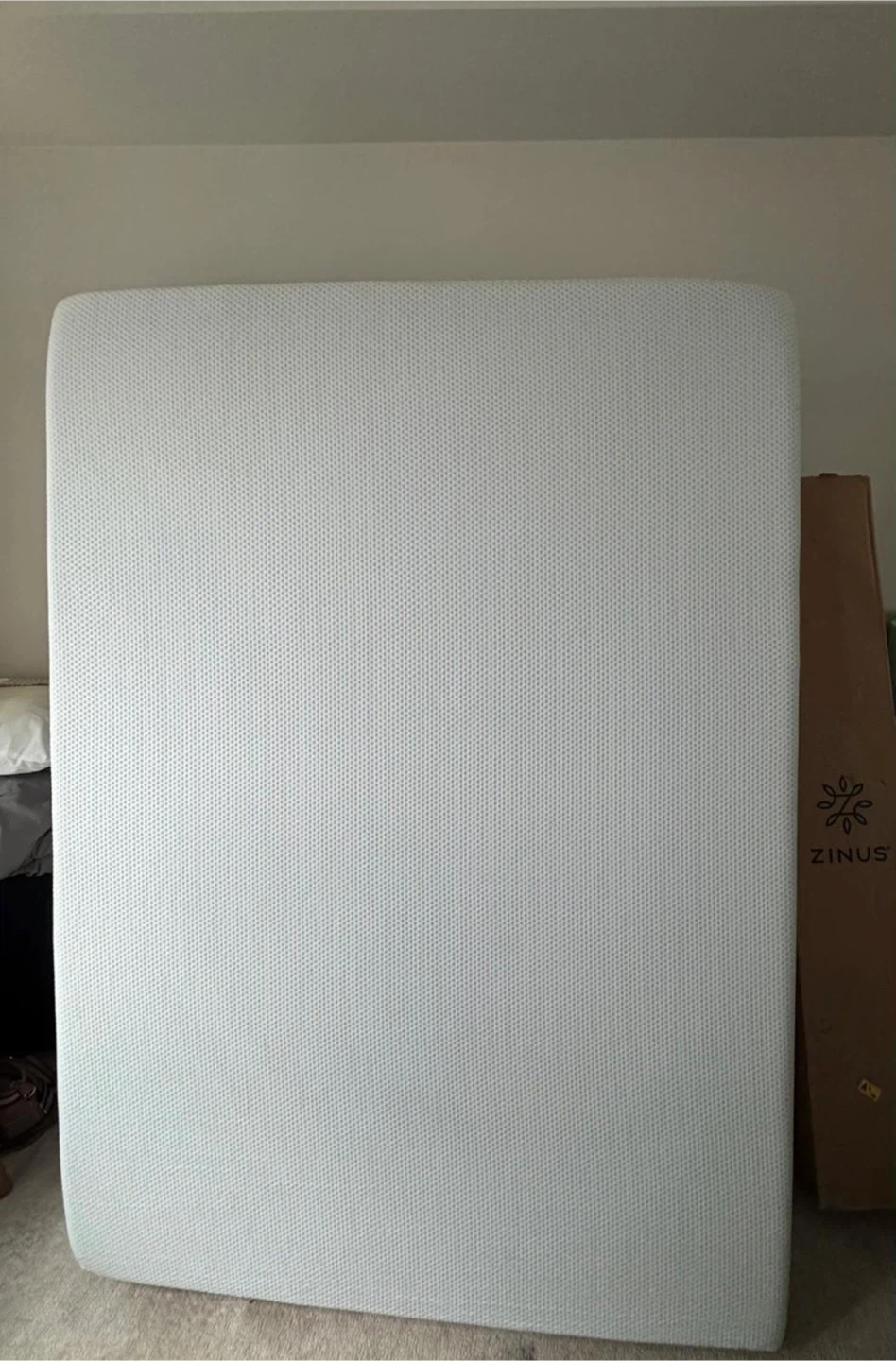 ZINUS 12 inch Full Size Memory Foam Mattress (NEVER USED)