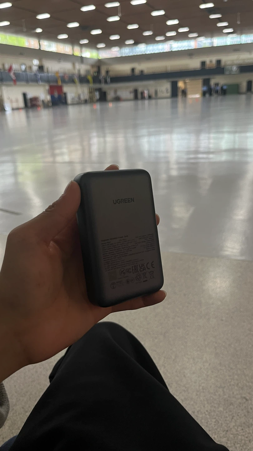 UGREEN Magnetic Wireless Power Bank